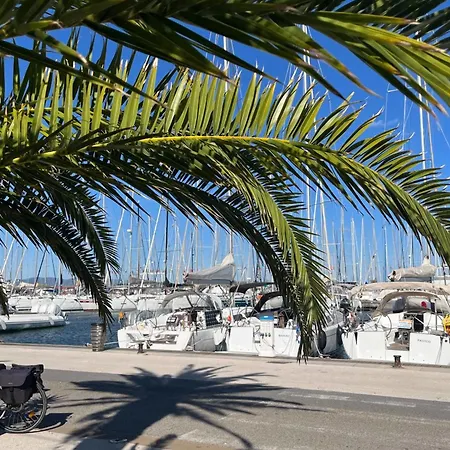 Apartment Cosy Apartment With Swimming Pool Hyeres